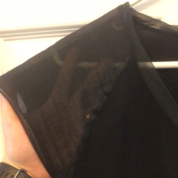 H & M black top - Picture 4 of 8